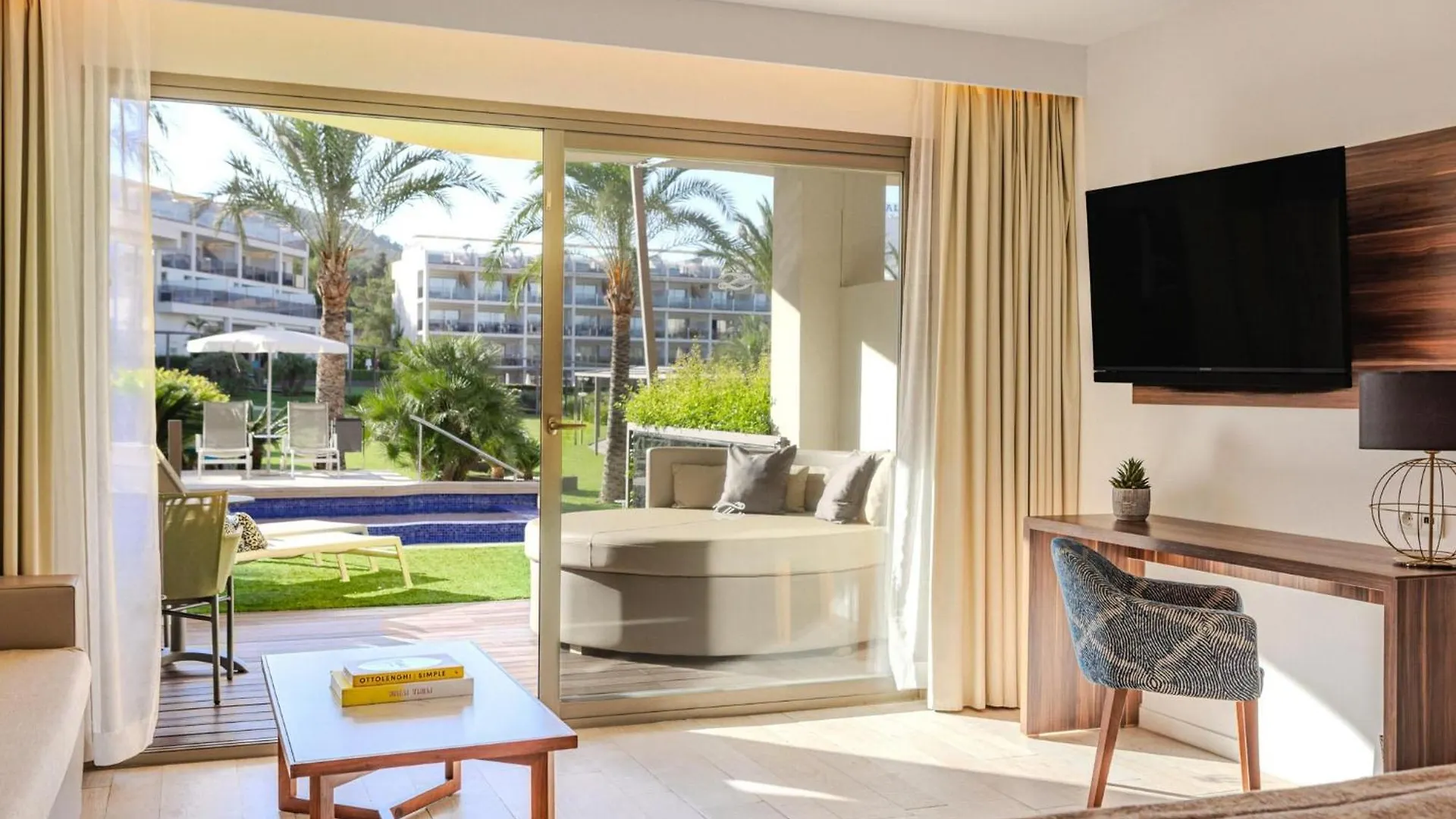 Zafiro Palace Palmanova 5*, Palma Nova (Mallorca) Spain