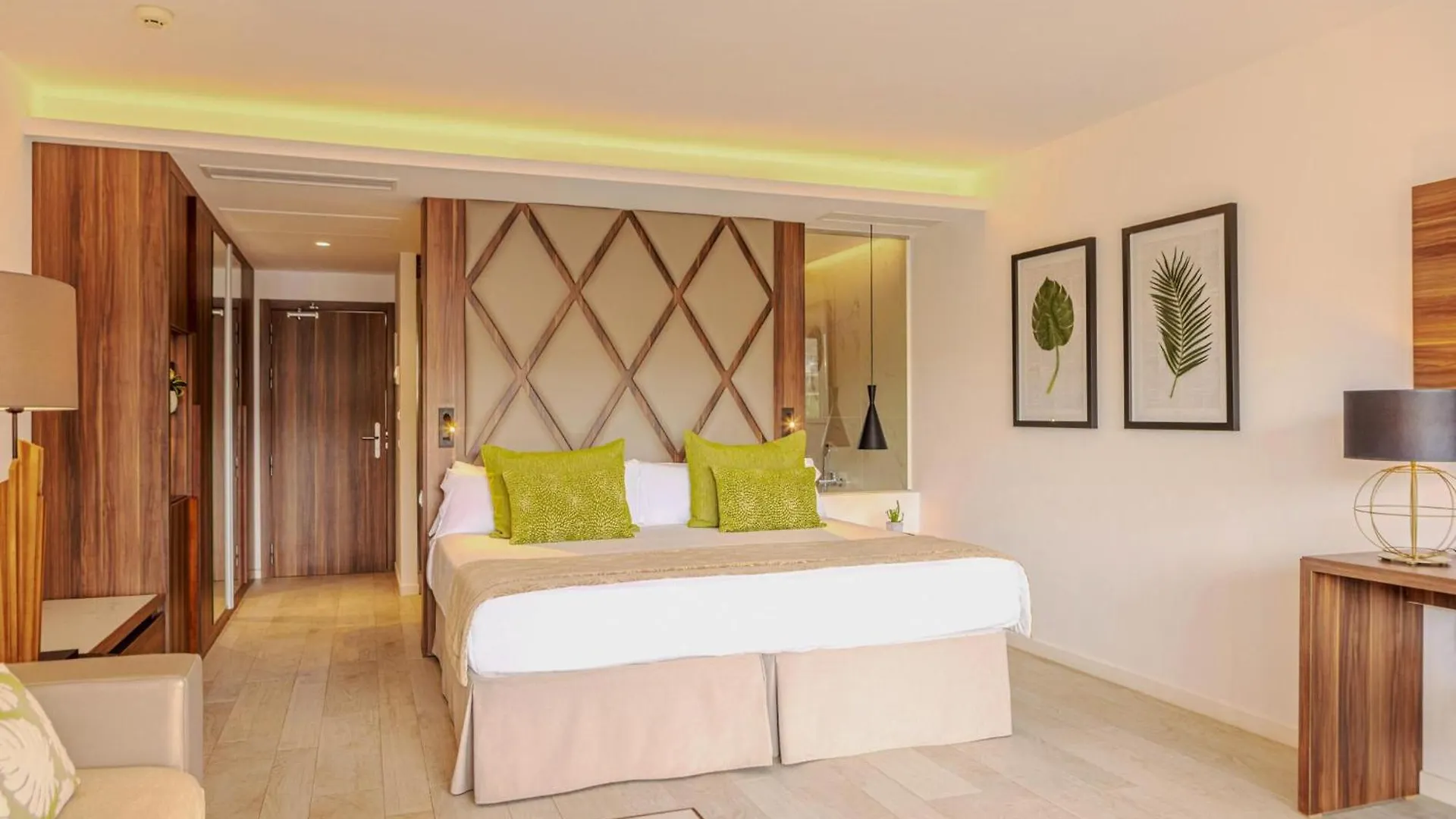 Zafiro Palace Palmanova 5*, Palma Nova (Mallorca)
