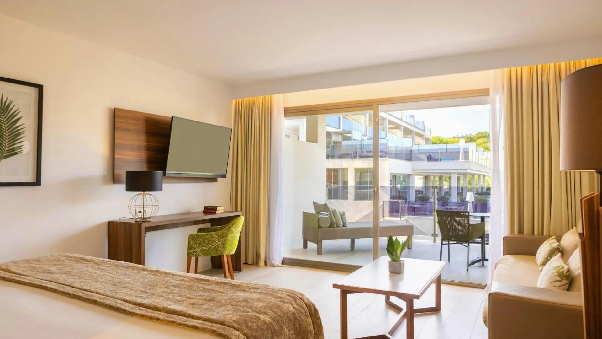 Zafiro Palace Palmanova 5*, Palma Nova (Mallorca) Spain