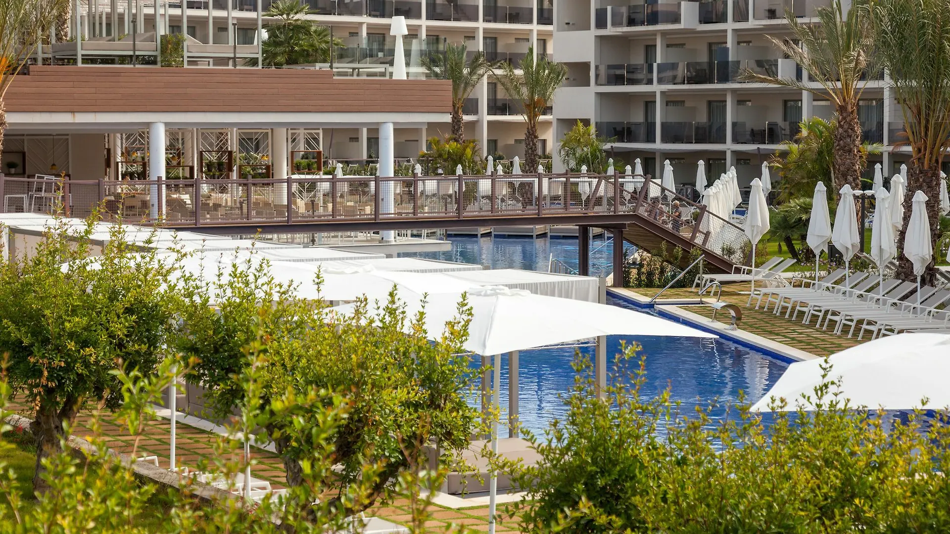 ***** Aparthotel Zafiro Palace Palmanova Spain